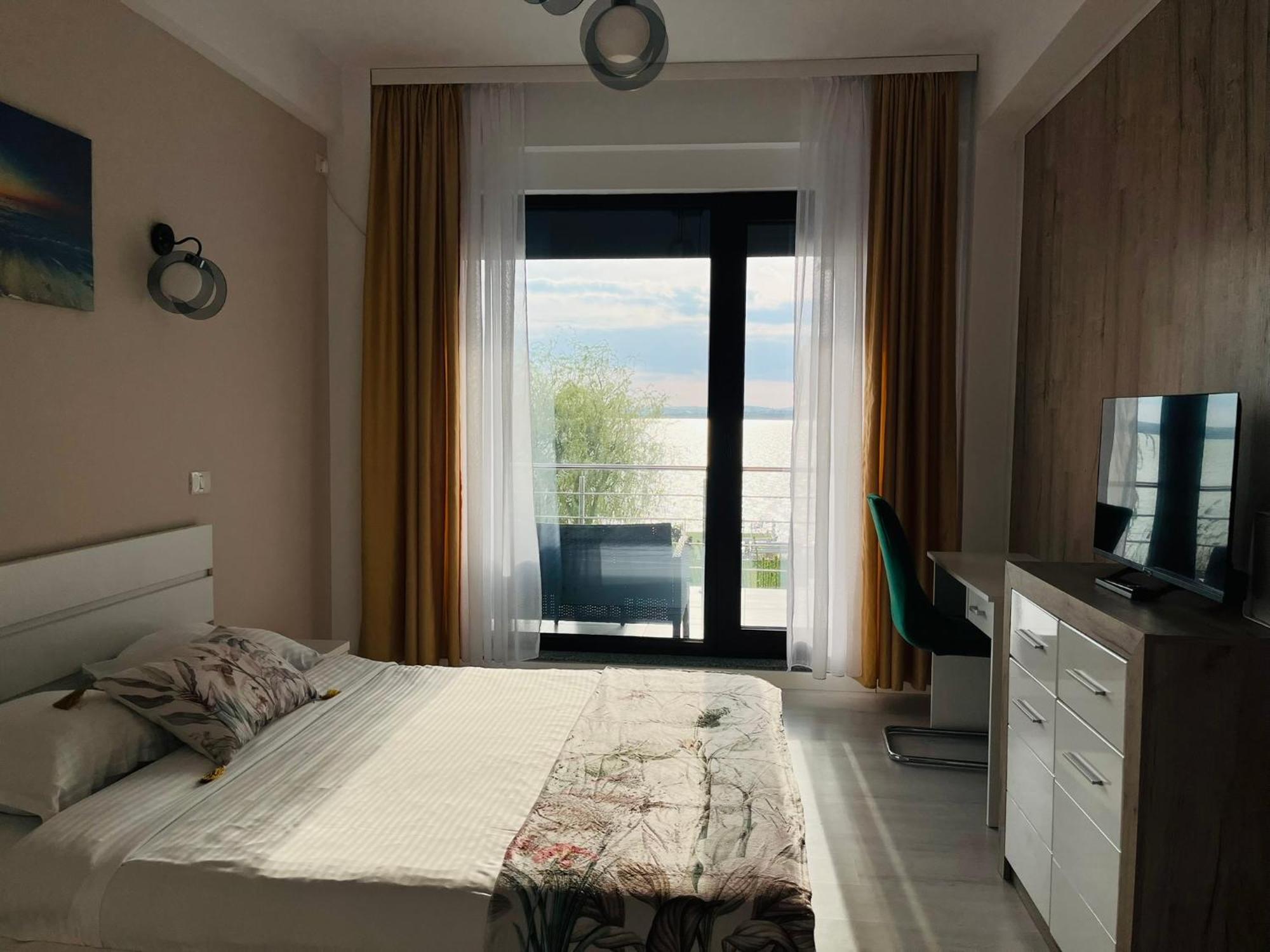 Roapart- Sunset Dream Apartament 2 Dormitoare Vedere Lac Si Parcare Мамая Екстериор снимка