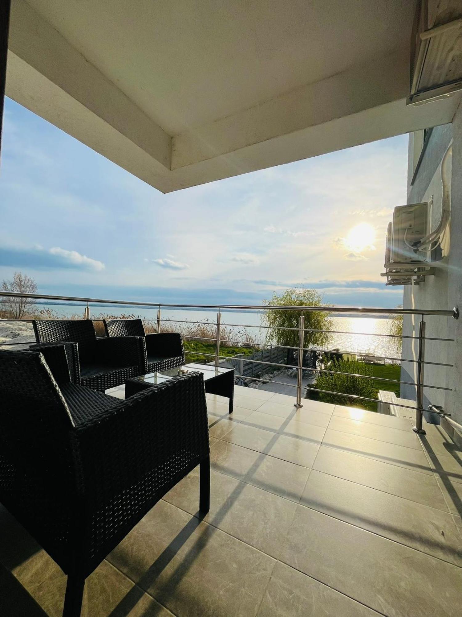 Roapart- Sunset Dream Apartament 2 Dormitoare Vedere Lac Si Parcare Мамая Екстериор снимка
