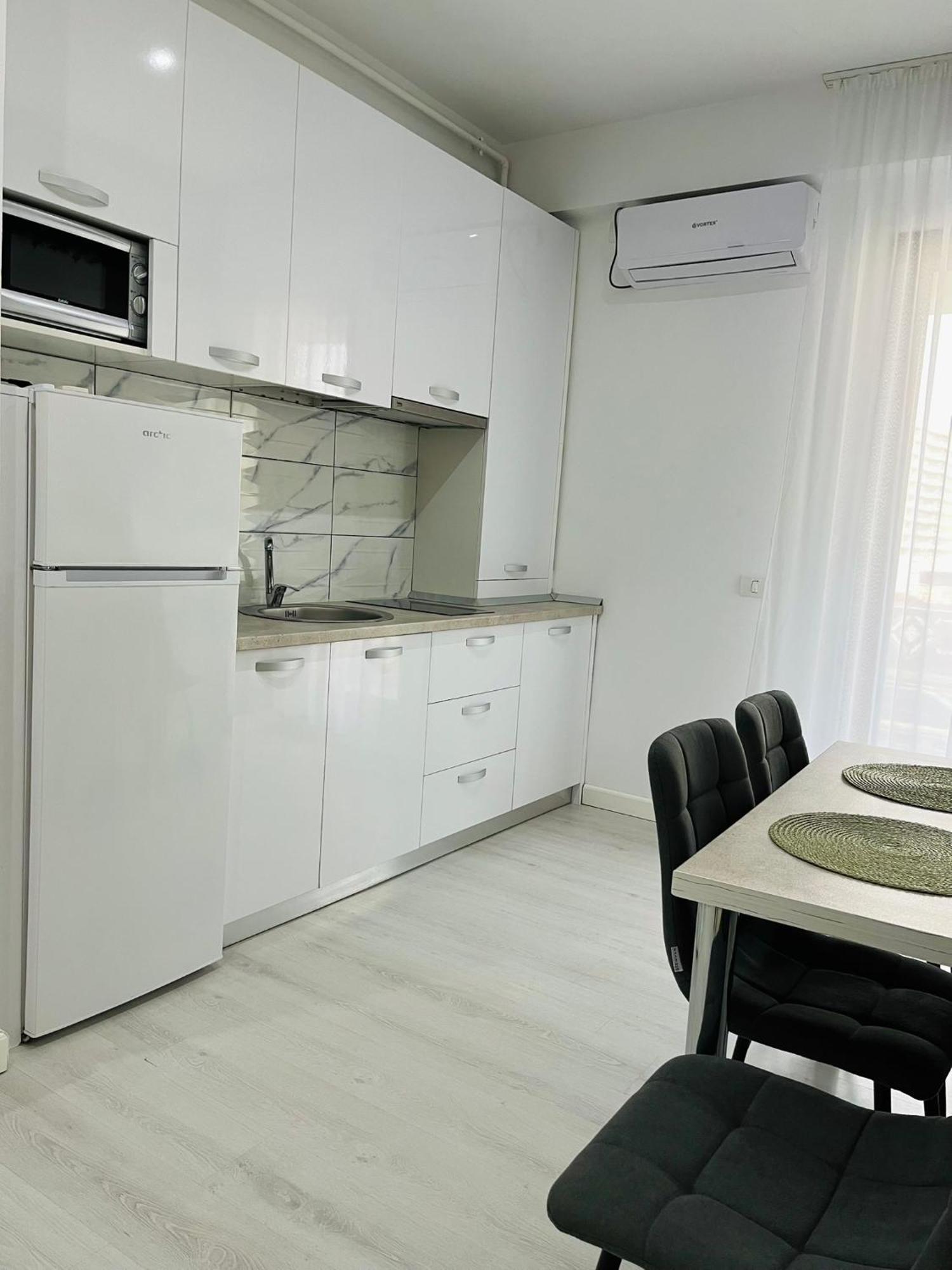 Roapart- Sunset Dream Apartament 2 Dormitoare Vedere Lac Si Parcare Мамая Екстериор снимка